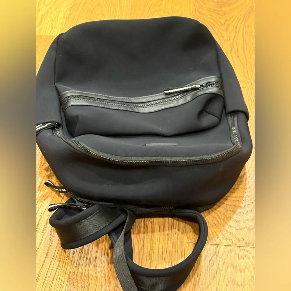 Bluzen Neoprene Backpack Black